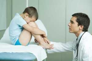 Дети, страдающие энурезом, очень часто из неблагополучной семьи, в которой присутствуют постоянные конфликты между родителями, длительные стрессы и плохое питание
